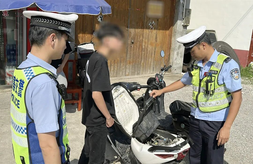 鹿寨重拳整治“飙车炸街”2.png