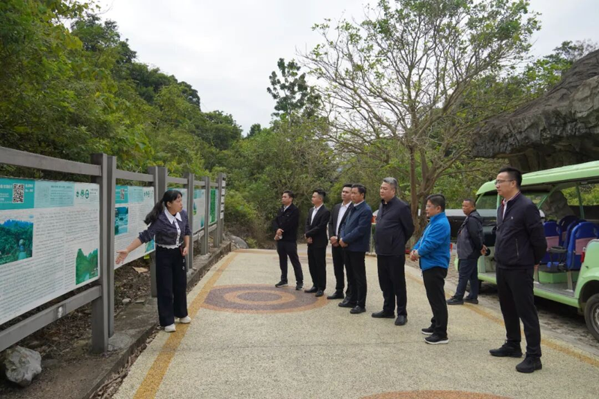 全球和平村客商赴鹿寨调研 为县域高质量发展注入合作新动能2.png